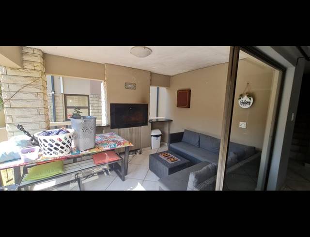 3 BEDROOM TOWNHOUSE FOR SALE IN CANDLEWOODS COUNTRY ESTATE